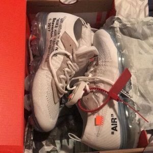 Brand New Never worm Women’s Off-white Vapor Max
